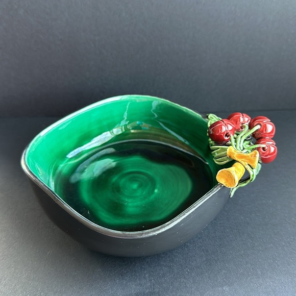 VTG Bonwit Teller French Art Pottery Green Glazed Square Bowl w Applied Cherries - Picture 5 of 13